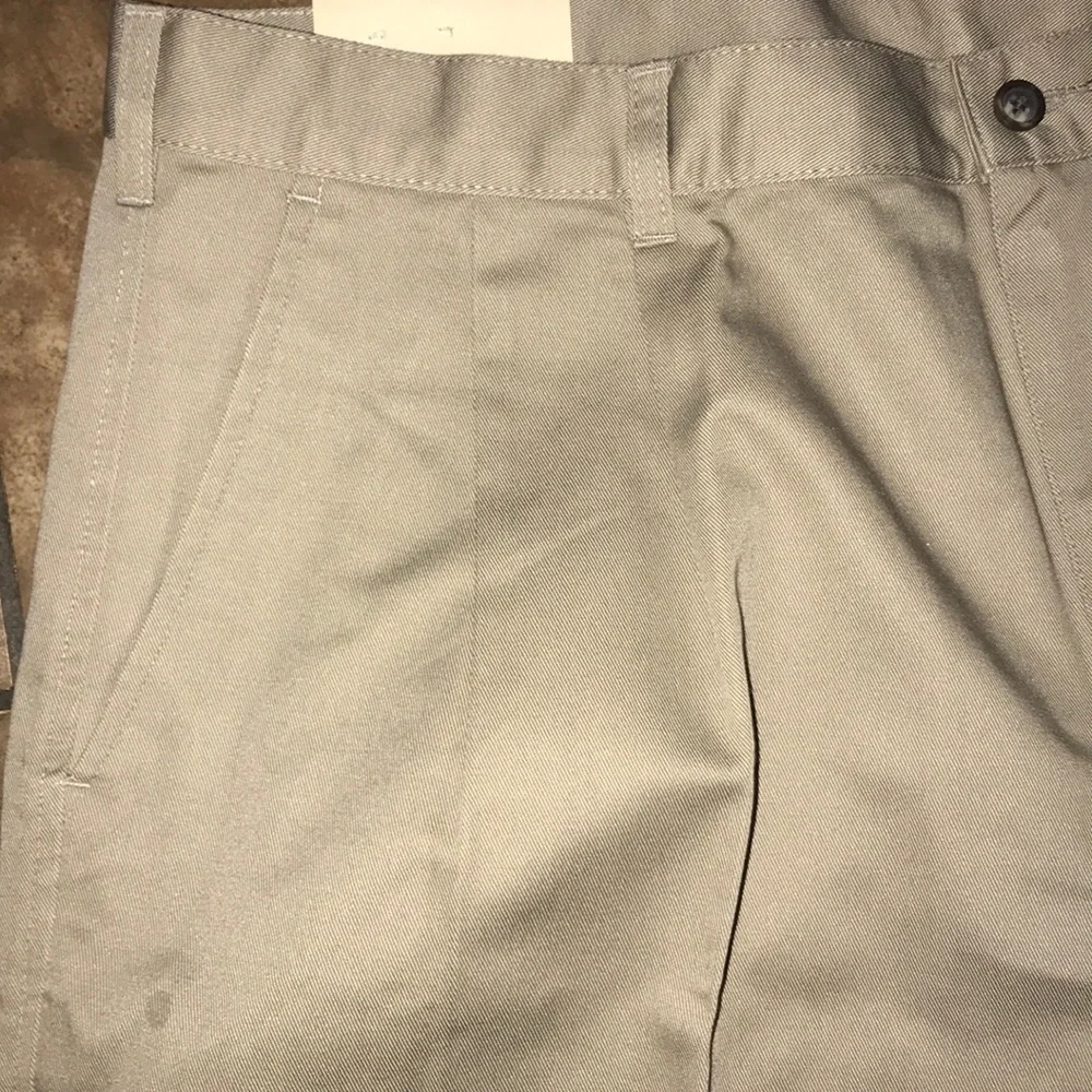 NWT Men’s Crossbow Khakis